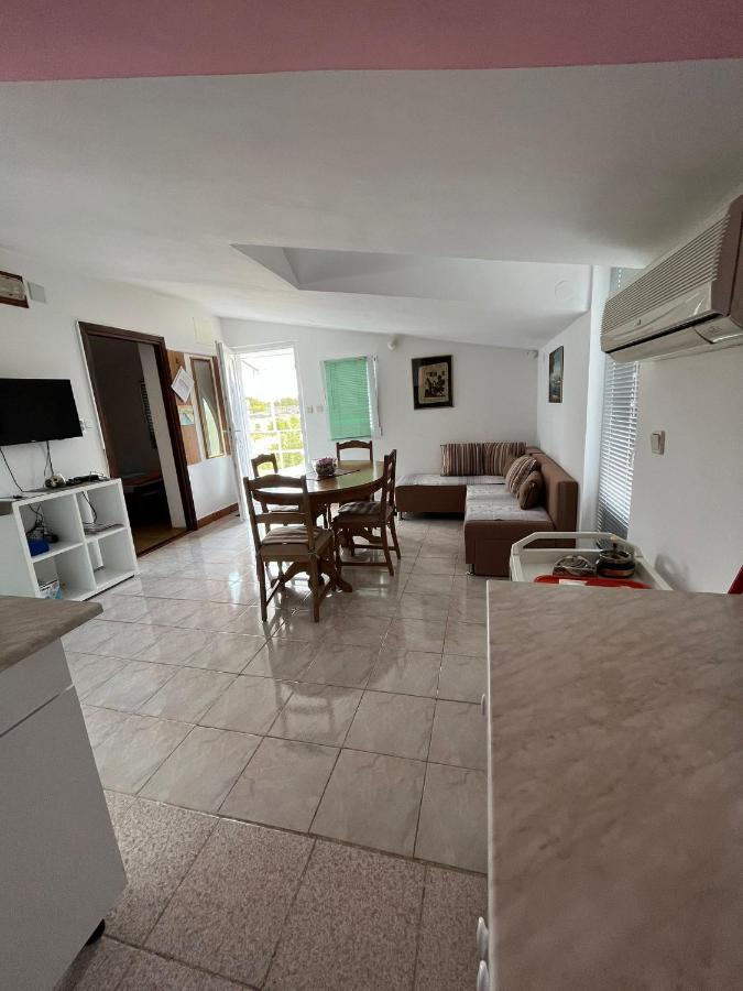 Apartments Tea Karlobag Εξωτερικό φωτογραφία